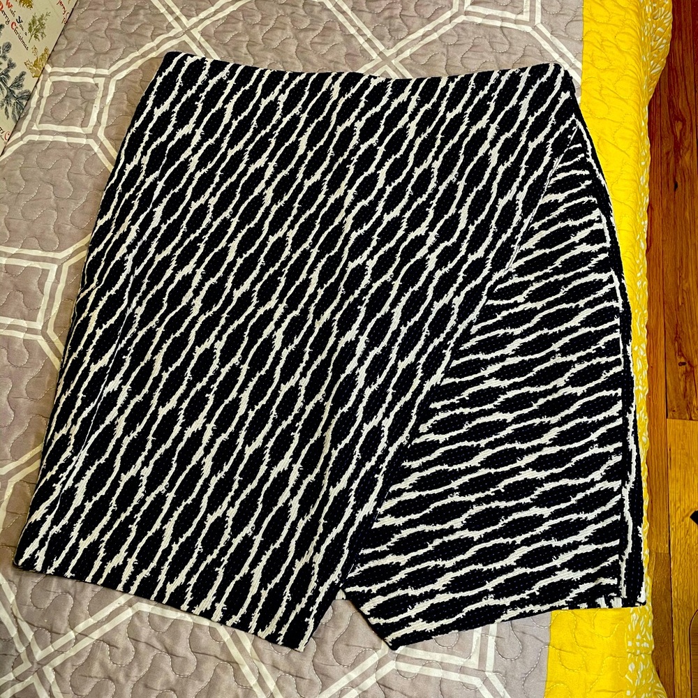 ❌Black & White Print Skirt